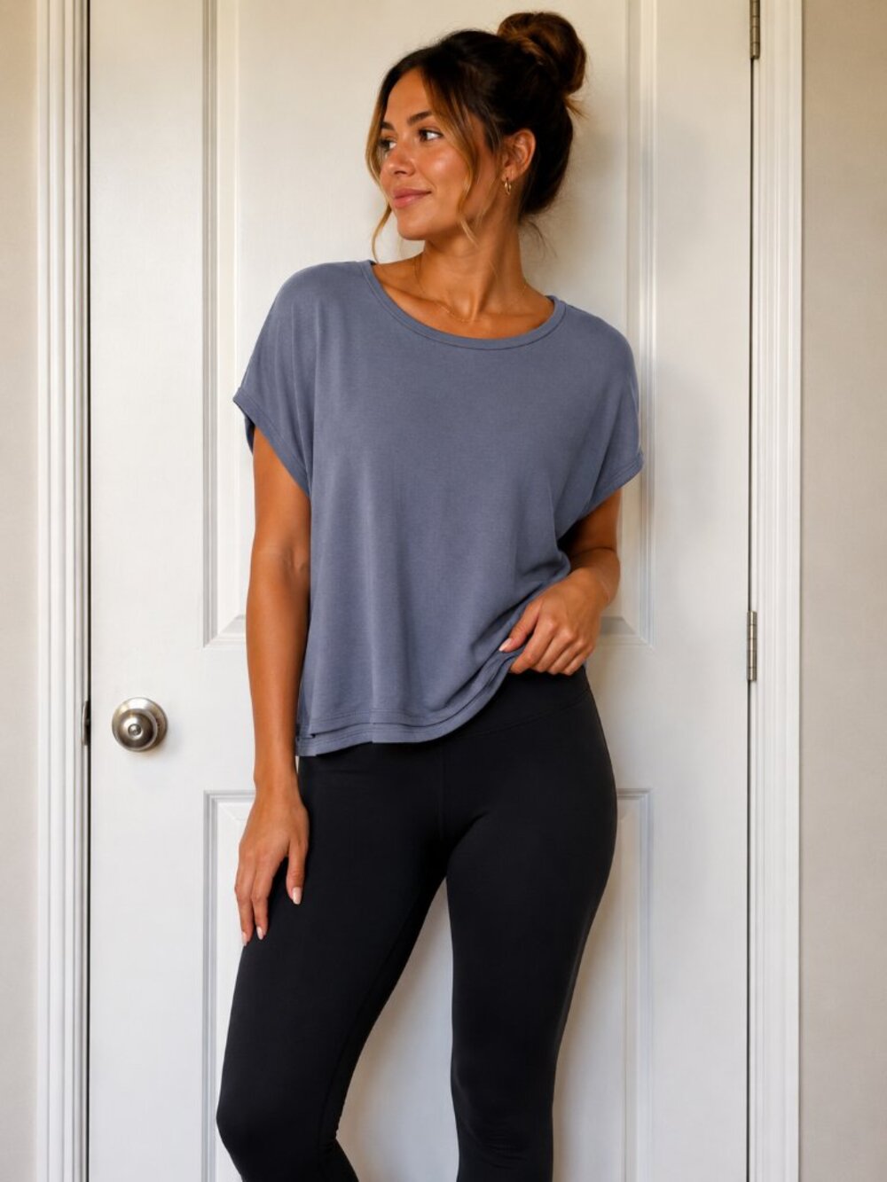 Relaxed Scoop-Neck Short Sleeve Tee in Dusty Blue